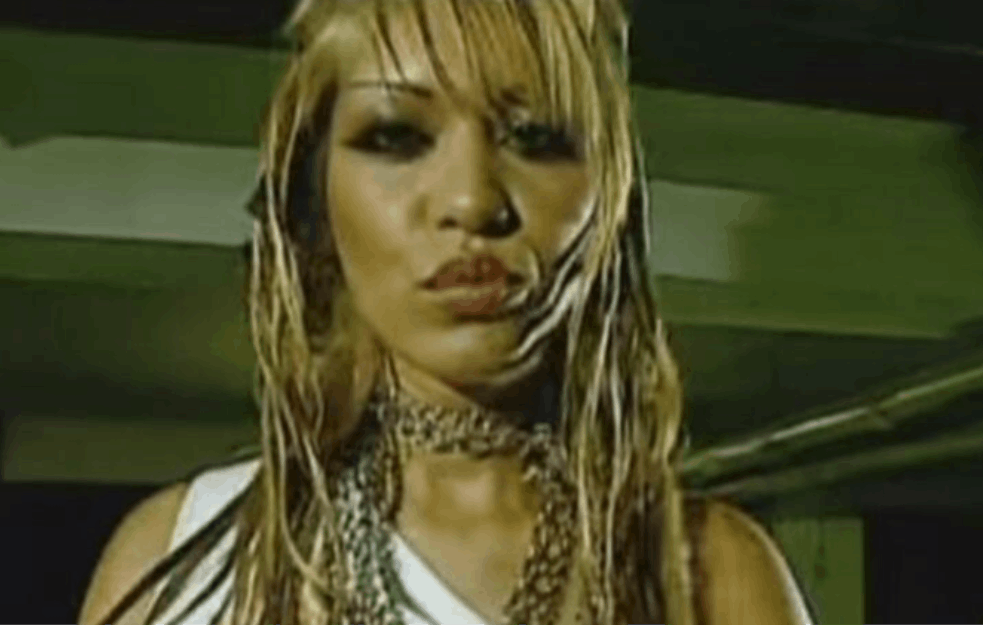 BILA JE SEKS SIMBOL DEVEDESETIH PA NESTALA: Ovako danas izgleda IRINA TU HOT! (FOTO)